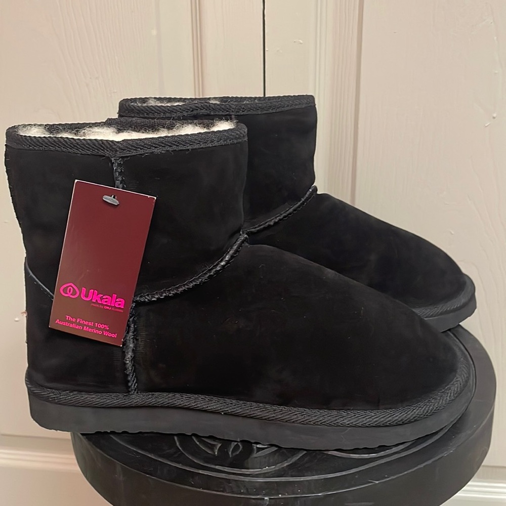 Ukala Ugg dupes NWT